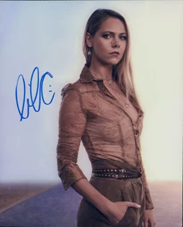 Lily Cowles autograph