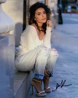 Mikaela Hoover autograph
