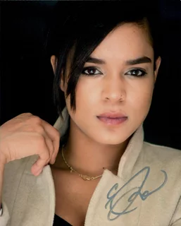 Elizabeth Ludlow autograph