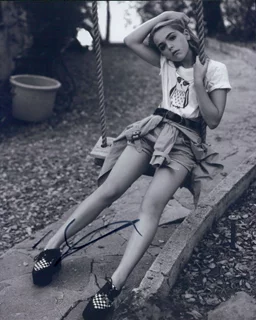 Kiernan Shipka autograph