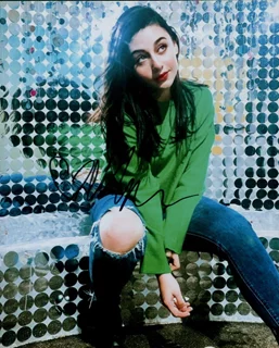 Issie Swickle autograph