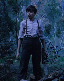 Toby Wallace autograph