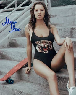 Alyssa Arce autograph