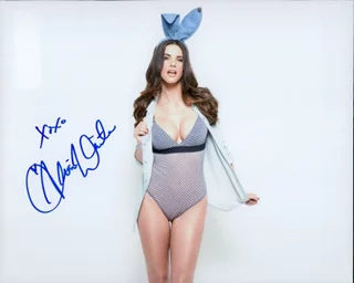 Alison Waite autograph