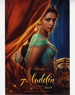 Naomi Scott autograph