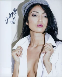 Chasty Ballesteros autograph