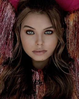 Caitlin Carmichael autograph