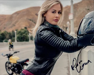 Lisa Ciara autograph