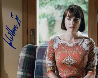 Julie Ann Emery autograph