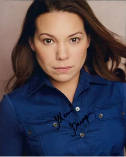 Gloria Garayua autograph