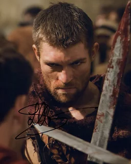 Liam McIntyre autograph