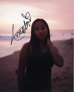 Anneston Pisayavong autograph