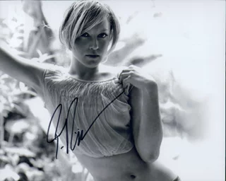 Elisabeth Rohm autograph