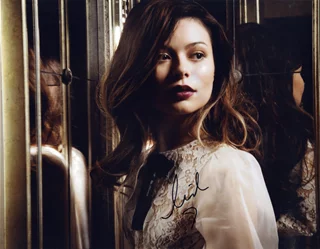 Miranda Cosgrove autograph
