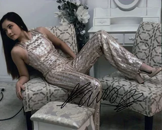 Paris Bravo autograph