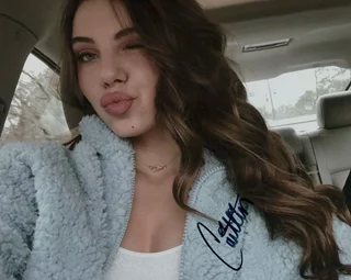 Caitlin Carmichael autograph