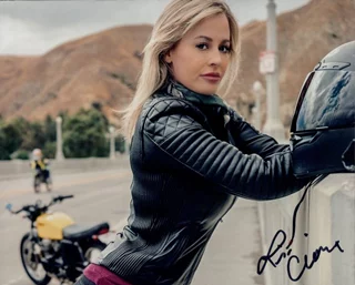 Lisa Ciara autograph