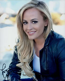 Lisa Ciara autograph