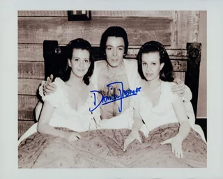 Damien Thomas autograph