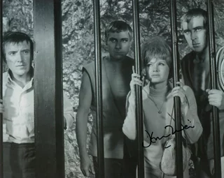 Jennie Linden autograph