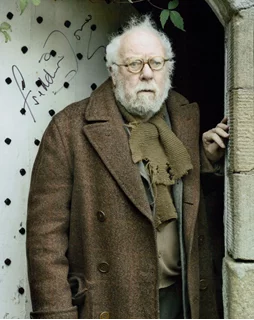 Freddie Jones autograph