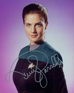 Terry Farrell autograph