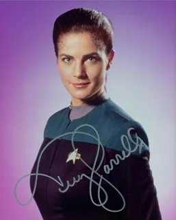 Terry Farrell autograph