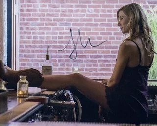 Tessa Ferrer autograph