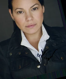 Gloria Garayua autograph