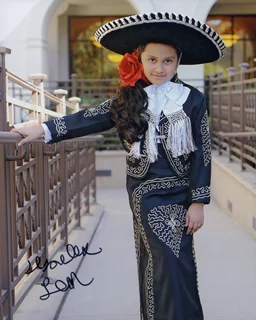 Isabella Leon autograph