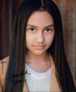 Isabella Leon autograph
