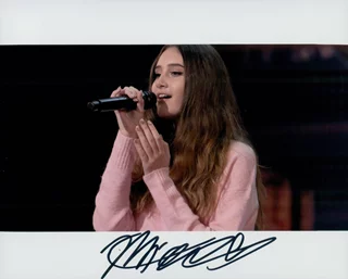 Makayla Phillips autograph