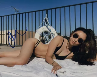 Olivia Sui autograph