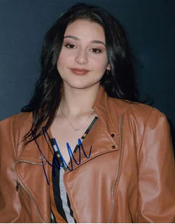 Issie Swickle autograph