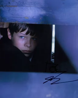 Toby Wallace autograph