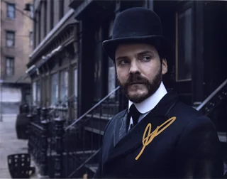 Daniel Bruhl autograph