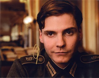 Daniel Bruhl autograph