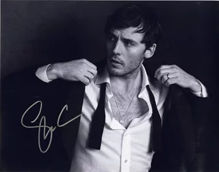 Sam Claflin autograph