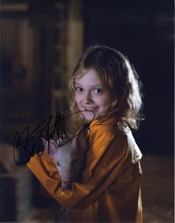 Dakota Fanning autograph