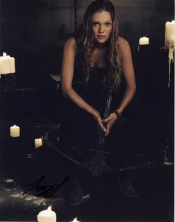 Tracy Spiridakos autograph