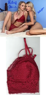 Riley Anne autograph