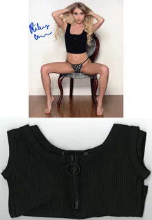 Riley Anne autograph