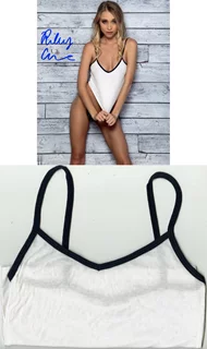 Riley Anne autograph