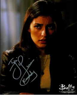 Iyari Limon autograph