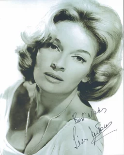 Lisa Gastoni autograph