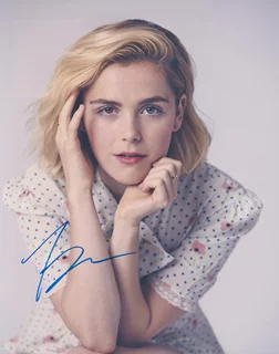 Kiernan Shipka autograph
