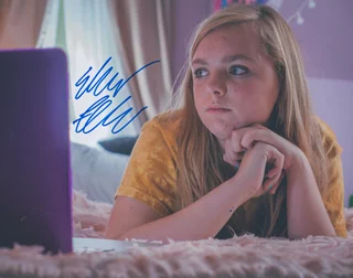Elsie Fisher autograph
