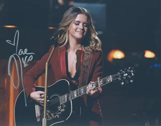 Maren Morris autograph