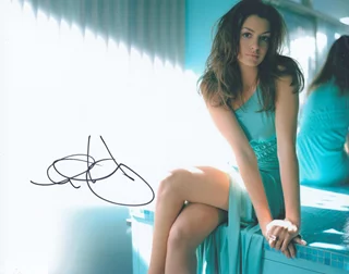 Anne Hathaway autograph