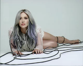 Hilary Duff autograph